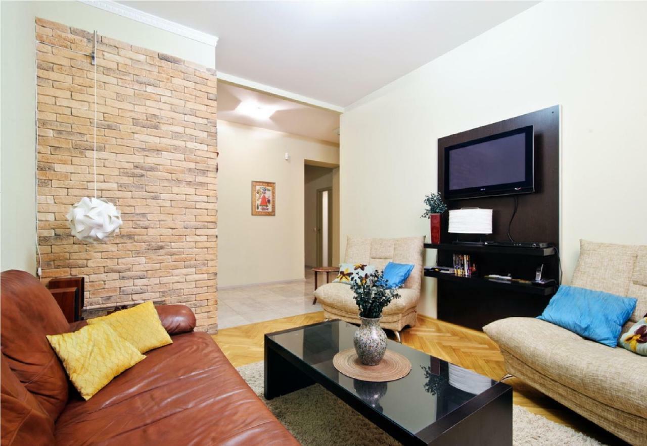 Ferienwohnung Vip-Kvartira By On The Academy Of Sciences Minsk Exterior foto